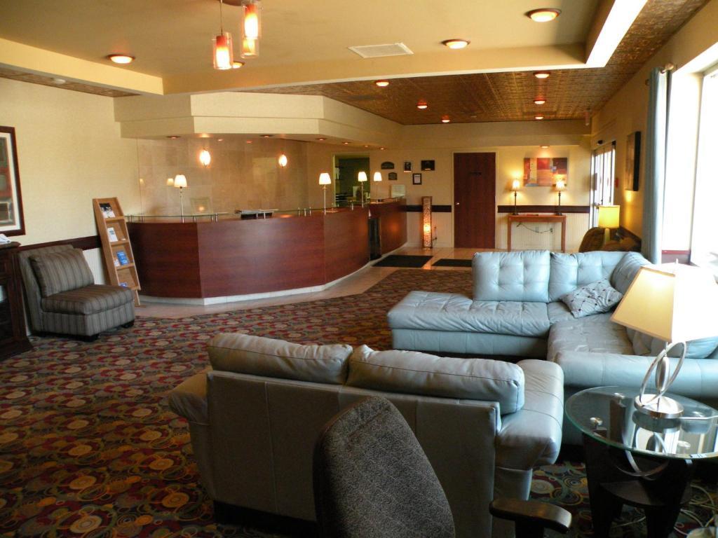 Howard Johnson Grand Forks Bagian luar foto