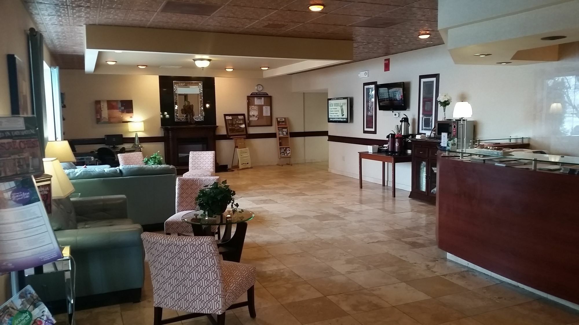 Howard Johnson Grand Forks Bagian luar foto